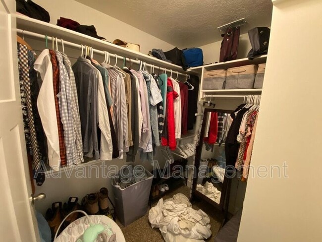 Building Photo - 887 Independence Ave