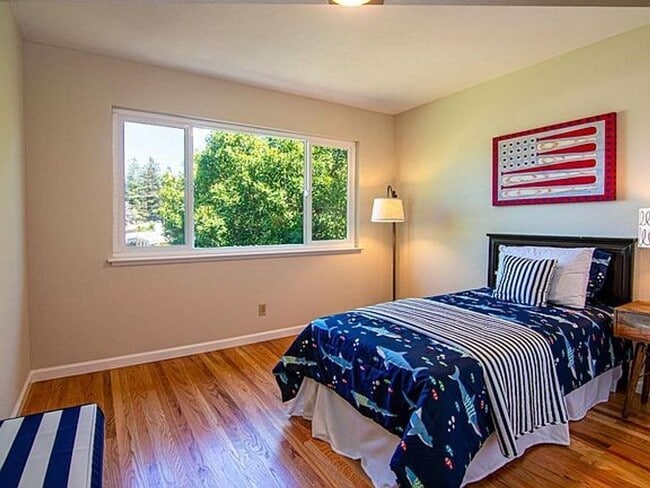 Building Photo - Spacious 5-Bedroom Home in Prime Sunnyvale...