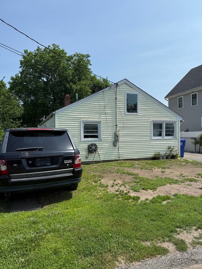 Primary Photo - 210 McKinley Ave