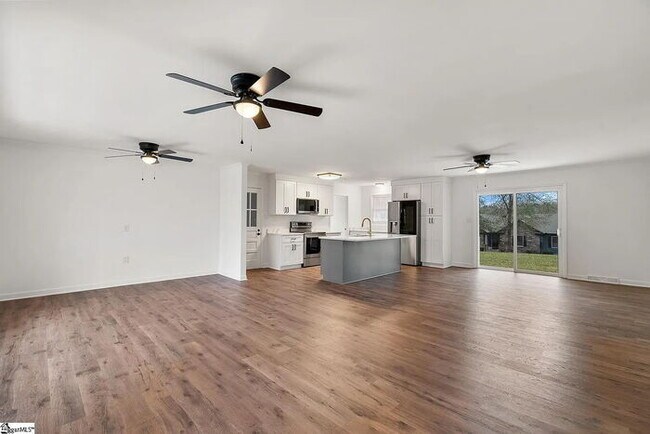 Building Photo - 300 Woodlake Rd