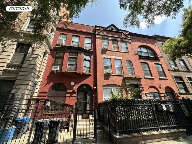 Building Photo - 367 W 116th St