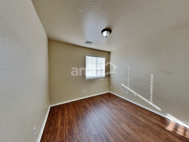 Building Photo - 22644 W Adams Dr