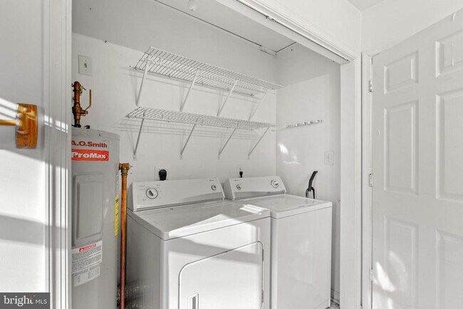 Building Photo - 16197 Thomas Rd