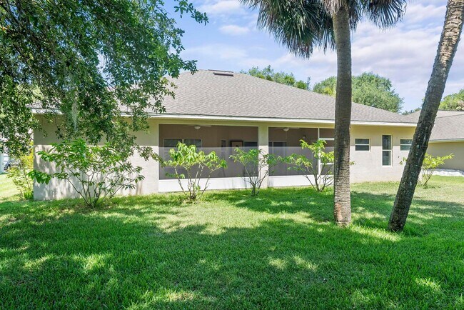 Building Photo - 24 Lakecliff Dr