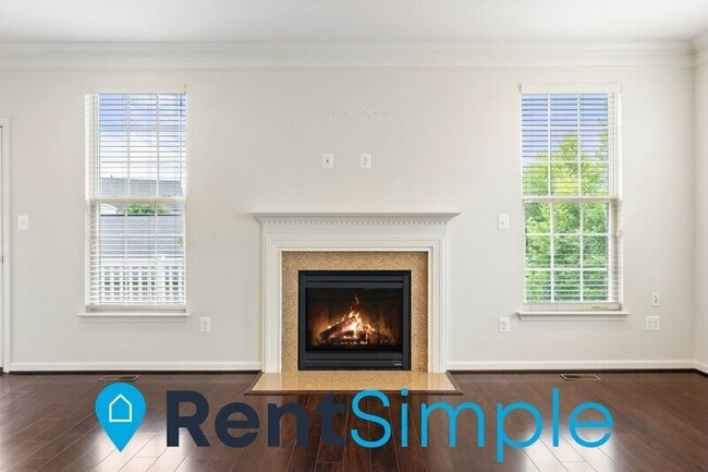 Building Photo - 7827 Crescent Park Dr