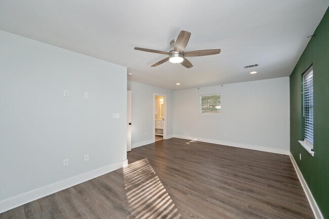 Building Photo - 235 Sotir St NW