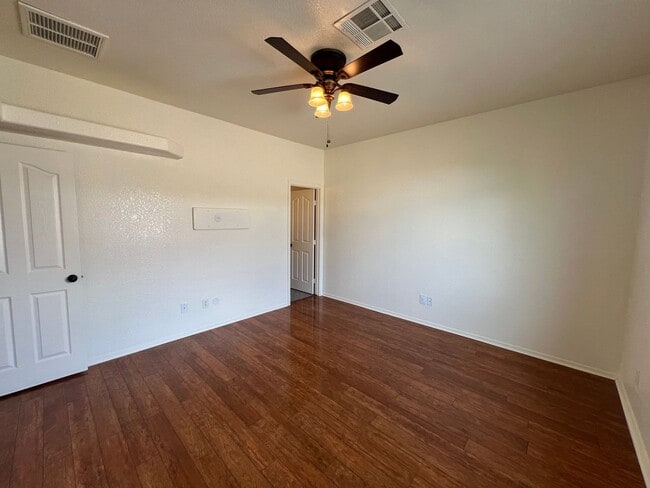 Building Photo - 3 BEDROOM HOME IN THE FOOTHILLS!