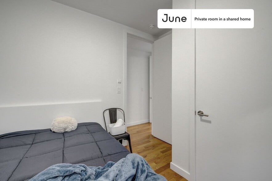 Building Photo - Eclectic ROOM at The Woodbine House