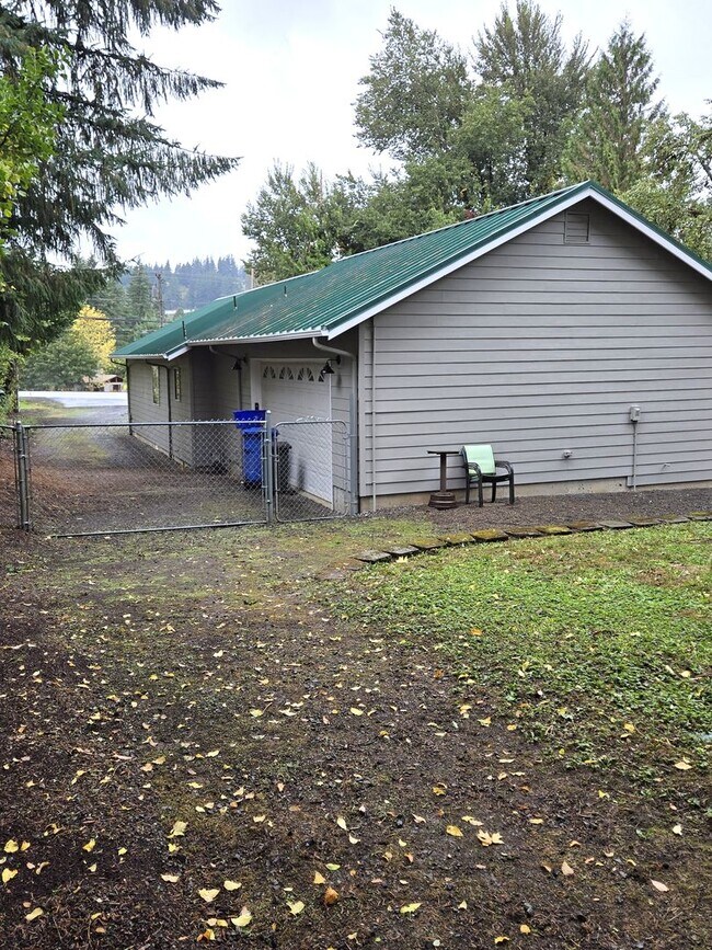 Building Photo - Large lot with tons of storage !  3 br , 2 bth + office+ 2  Car-garage + 2 Wooden Sheds