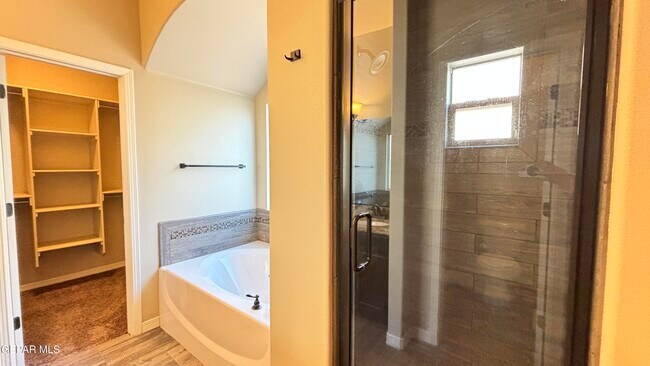 Building Photo - 2148 Honour Point Pl