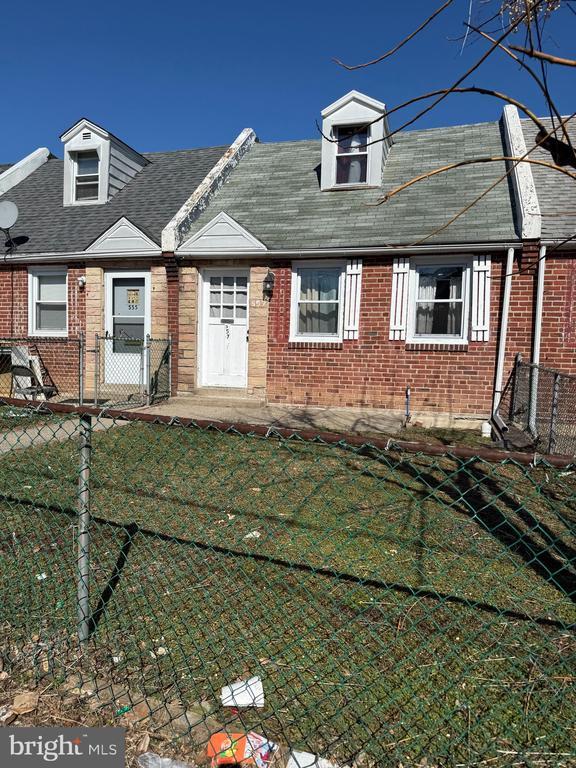 Building Photo - 557 Wiltshire Rd