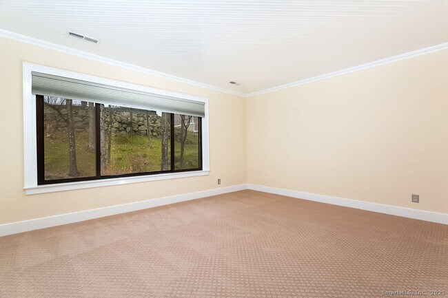 Building Photo - 13 Lawson Ln