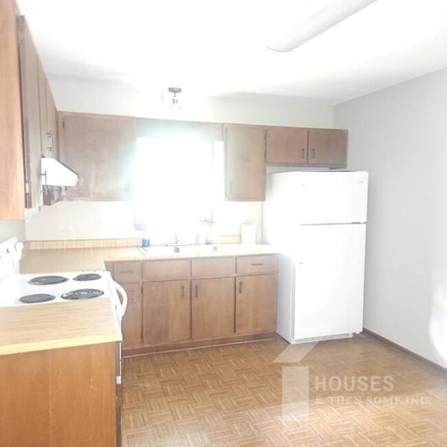 Building Photo - 130 Ashdown Dr