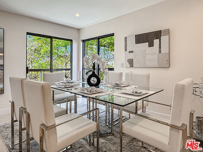 Building Photo - 1133 5th St