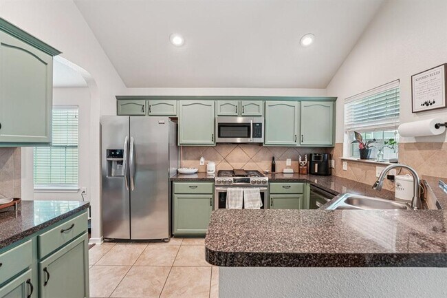 Building Photo - 7825 Tee Dr