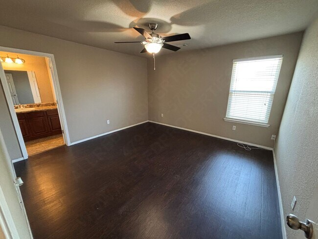 Building Photo - Beautiful Home In Centerton, LAWN MAINTENA...