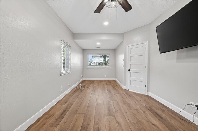 Building Photo - 21234 Park Willow Dr