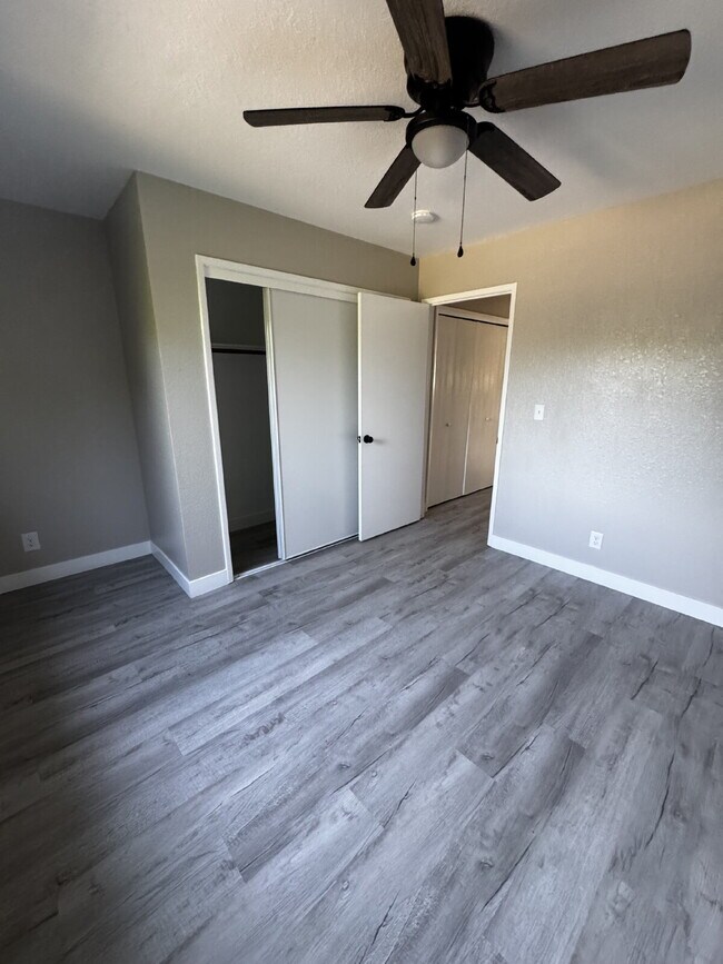 Building Photo - Newly Renovated 2-Bed, 2-Bath Condo at 3559 Guadalupe