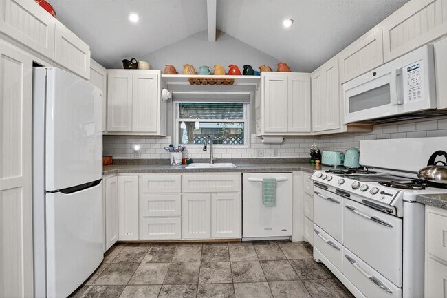 Building Photo - 4525 Avenue B