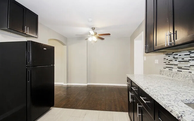 Kitchen - 9624 S Merrill Ave