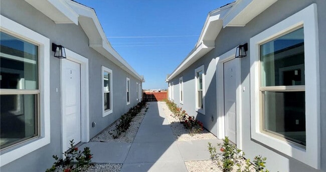 Building Photo - 204 W Rutherford Ave