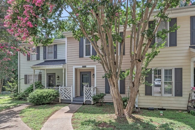 Building Photo - 2824 Wayland Dr