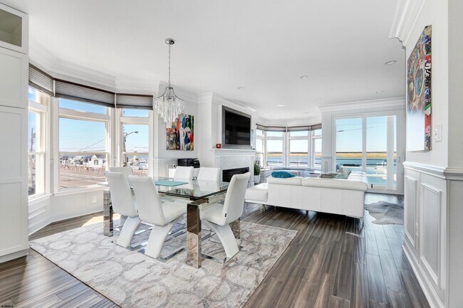 Building Photo - 9416 Amherst Ave