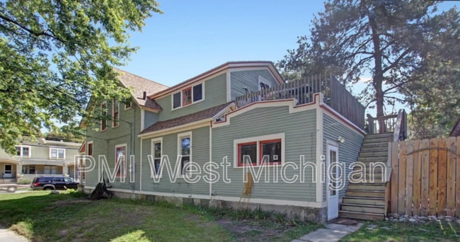 Building Photo - 103 Fitzhugh Ave SE