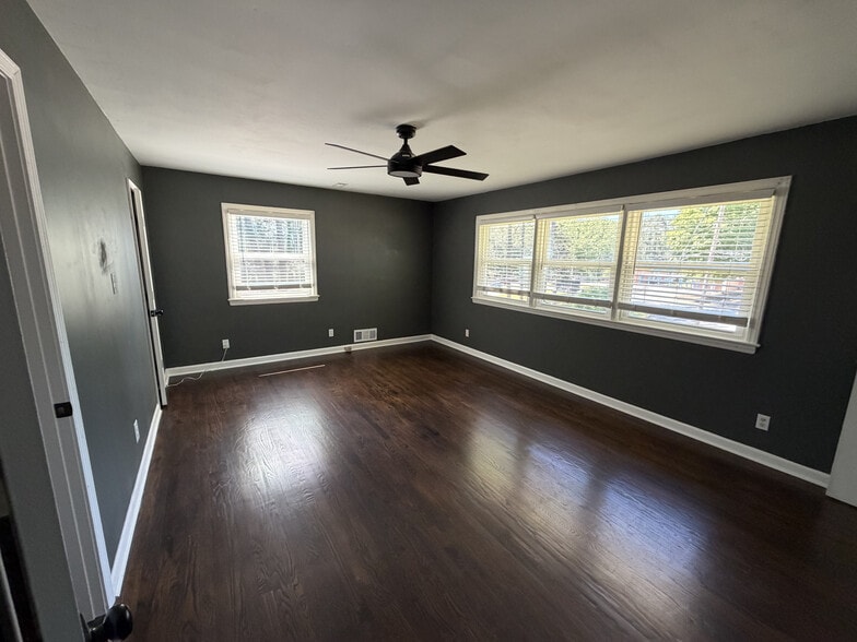 Building Photo - 3255 Columbia Woods Dr