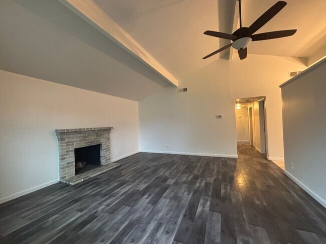 Building Photo - East Roseville, Sierra Gardens 3 Bedroom, 2 Bathroom, 2 Car Garage, Oversized Driveway, Culde-sac...