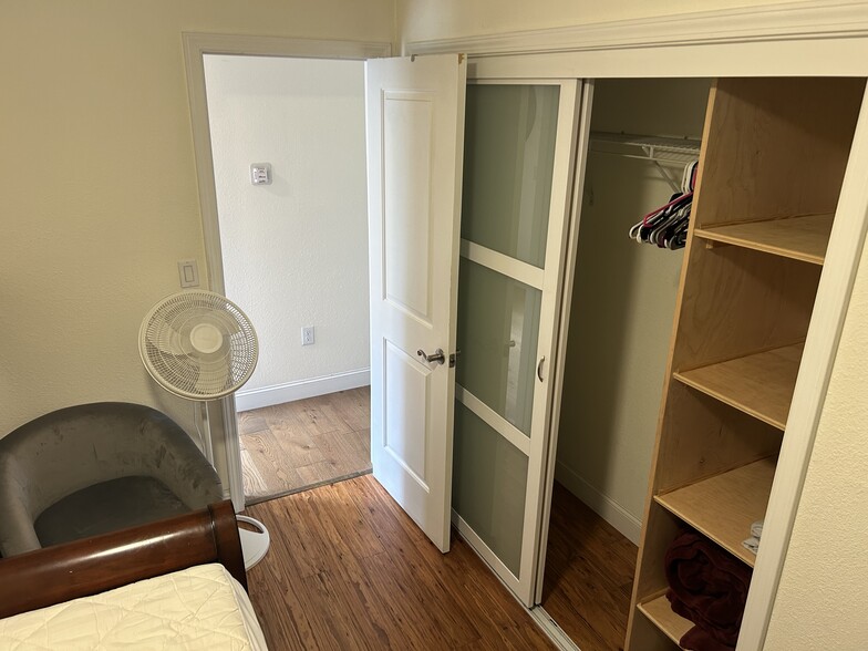 Building Photo - 1140 Tuolumne St