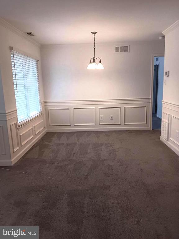 Building Photo - 1606 Diamond Dr