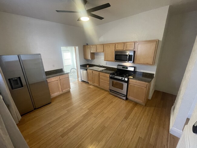 large kitchen / dining area - 1615 Hooker St