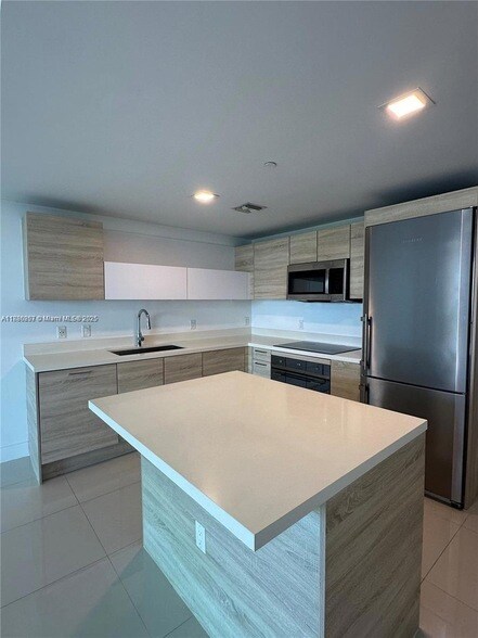 Building Photo - 16385 Biscayne Blvd