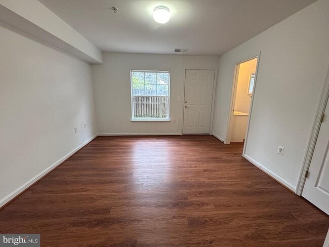 Building Photo - 108 Moore Dr