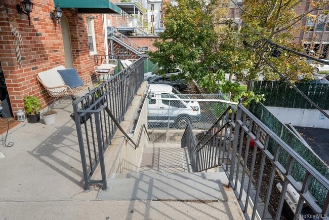 Building Photo - 38 Beekman Ave