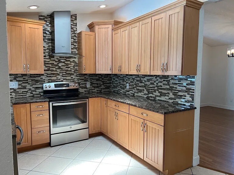Building Photo - 990 Windsong Way