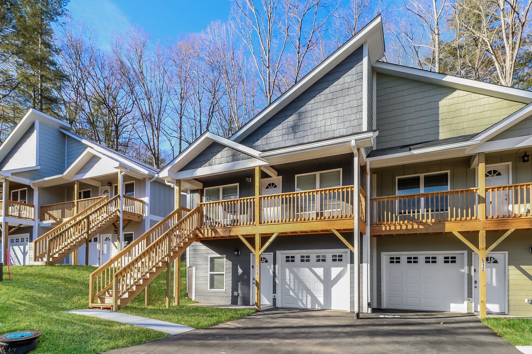 Building Photo - 432 Little Sycamore Ln