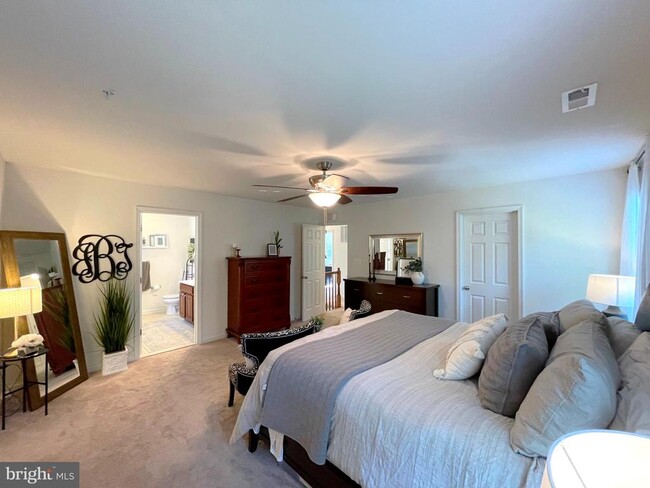 Building Photo - 519 Gate Dancer Ct