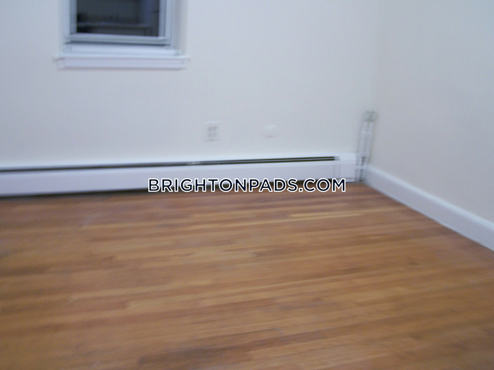 Building Photo - 164 N Beacon St