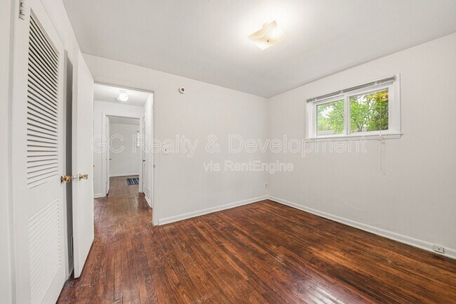 Building Photo - 907- 913 3rd Street