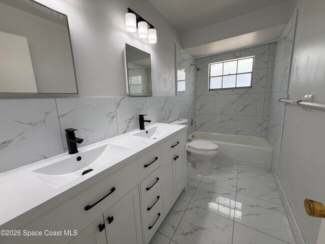 Building Photo - 1412 Overlook Terrace