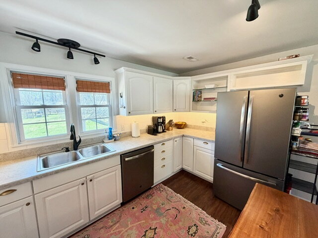 Building Photo - New Price! Available Now! Beautifully Renovated 3-Bedroom Rancher on Spacious Lot with Detached G...