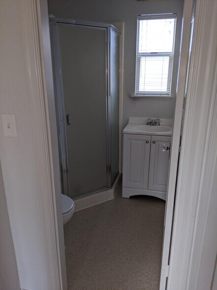 Bathroom - 434 3rd Ave N