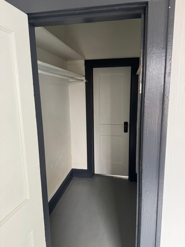 Building Photo - 3079 N 21 St