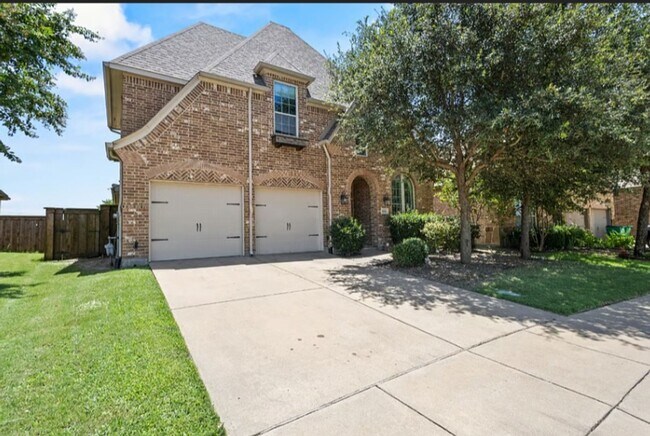 Building Photo - Entertainer's Home in Forney!