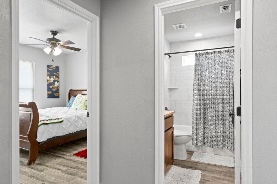 Building Photo - 1777 Point View