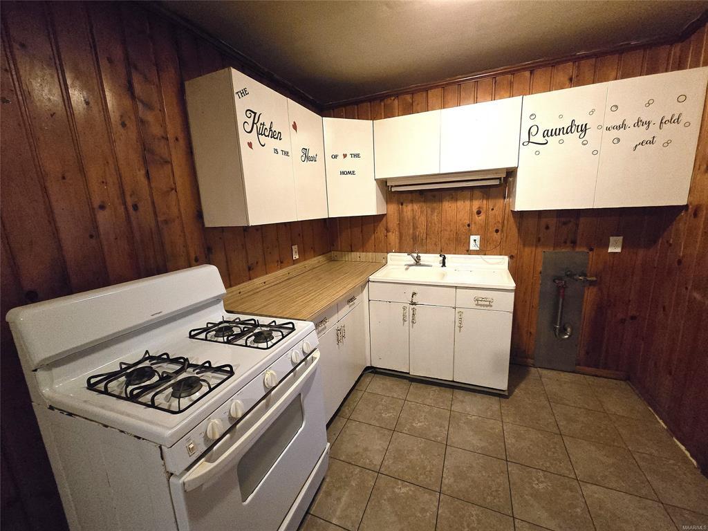 Building Photo - 1809 Midway St