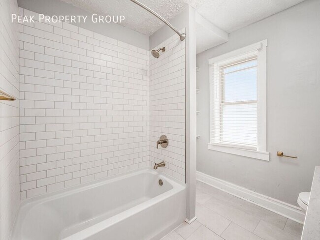 Building Photo - 1252 S Washington Ave