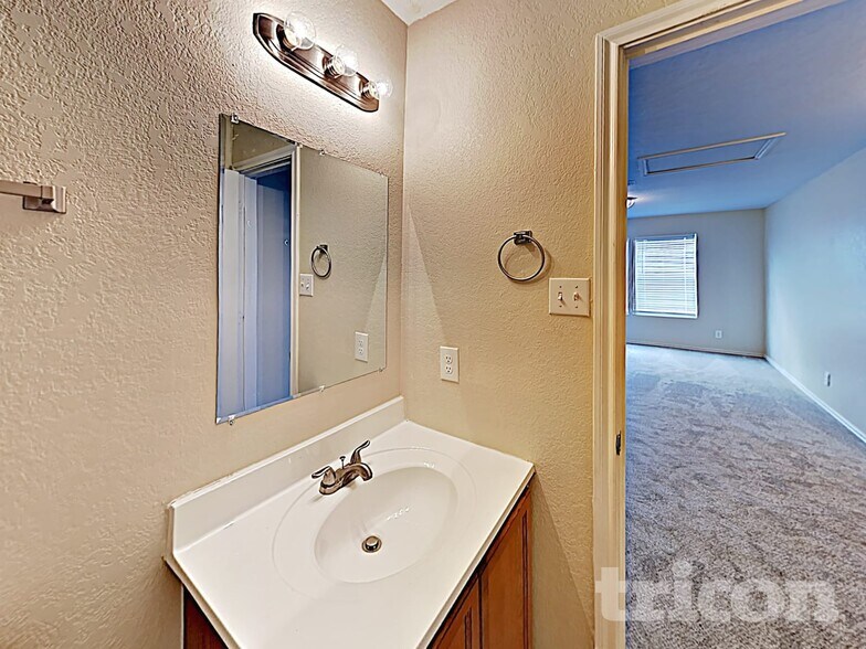 Building Photo - 4611 Stallion Cove